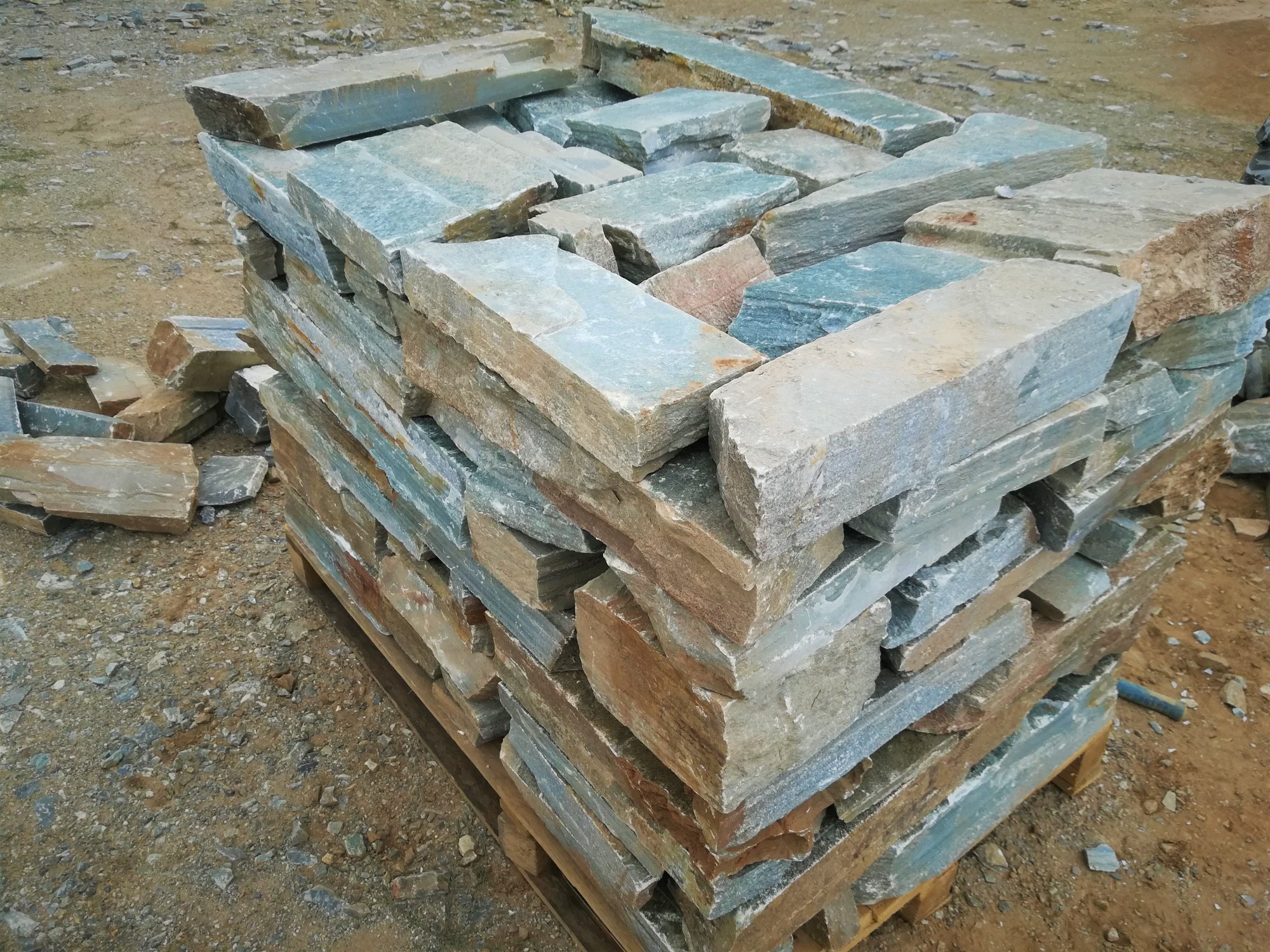 Αγκωνάρι Καρύστου πράσινο — σχιστόλιθος για εξωτερικές επενδύσεις