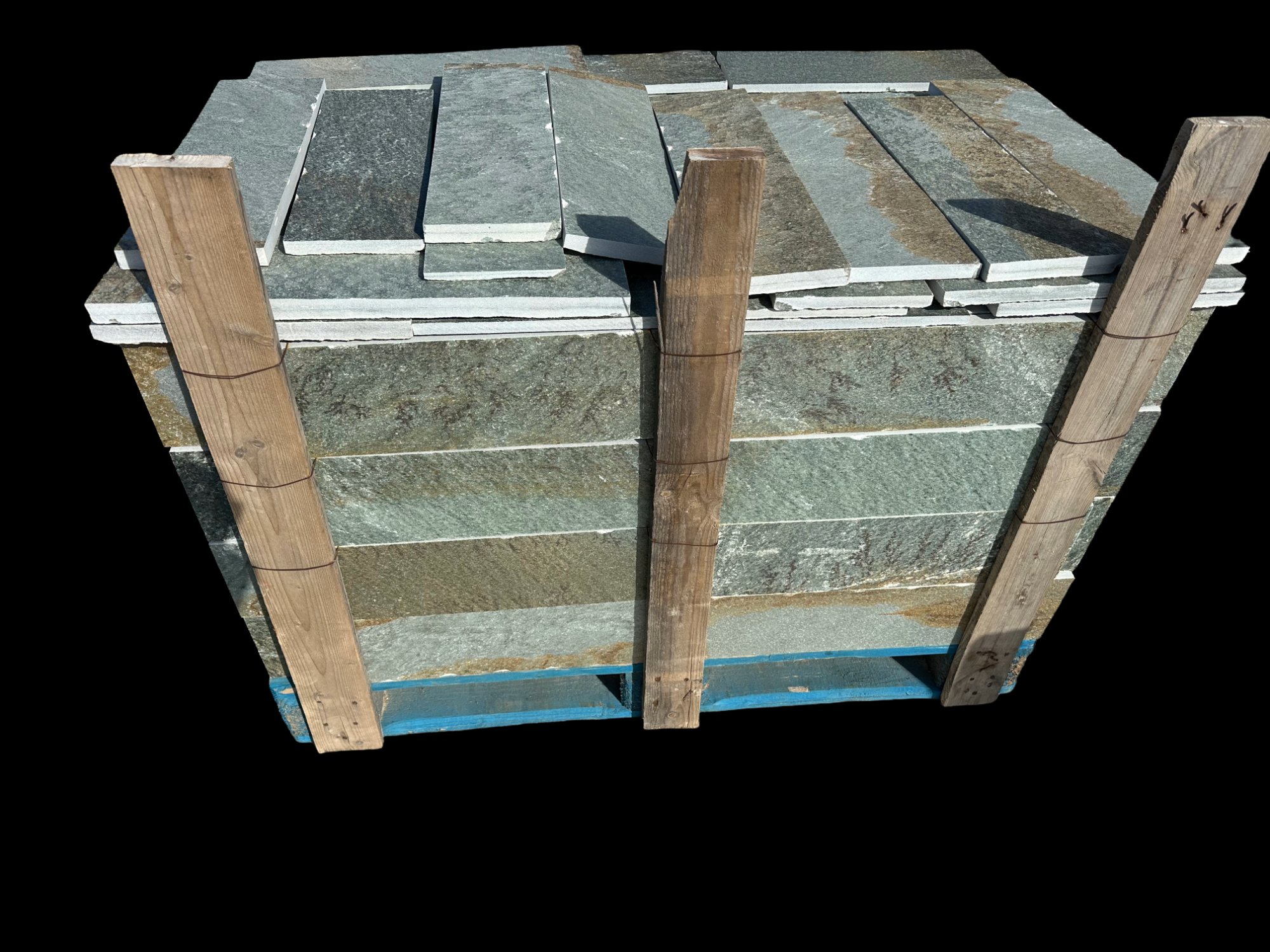 Πράσινες τετραγωνισμένες πλάκες Καρύστου — φυσική πέτρα για εξωτερικούς χώρους