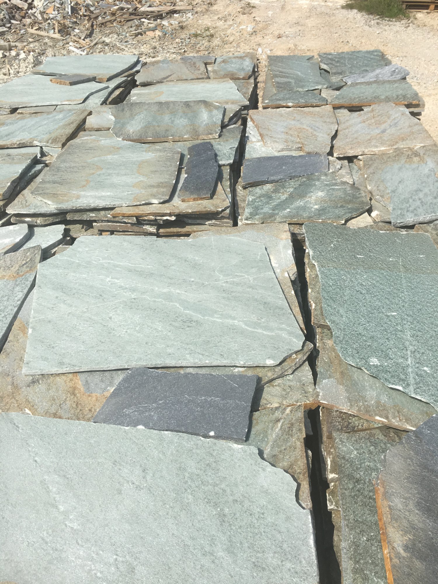 Αναμεικτές πλάκες Καρύστου πράσινο-μαύρο — ακανόνιστες